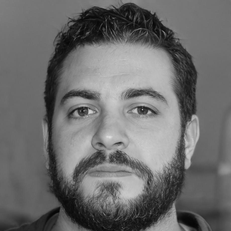 Retrato profesional de Joaquín Mendoza