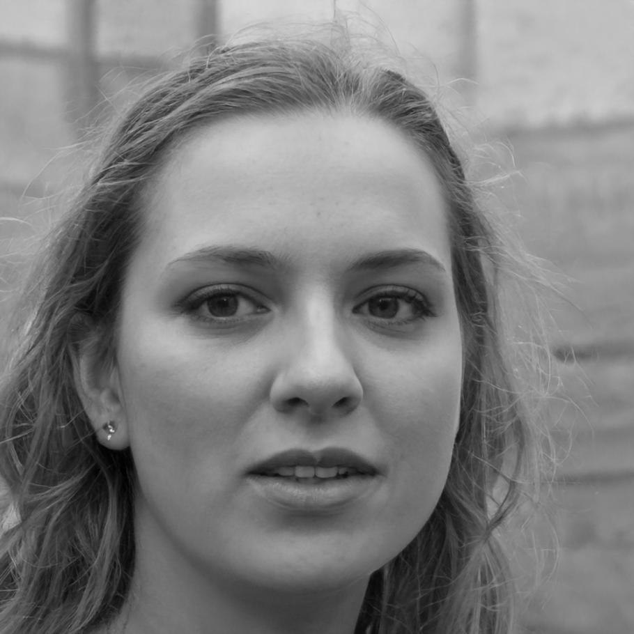 Retrato profesional de Clara Jiménez